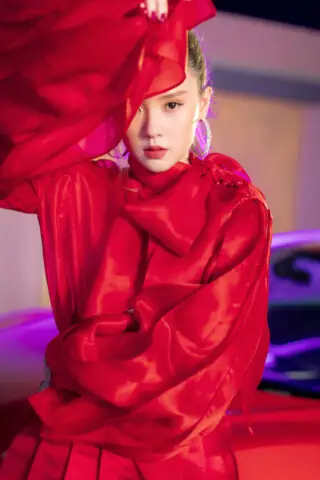 Midu Như Một Biểu Tượng Của Sự Kiên Cường