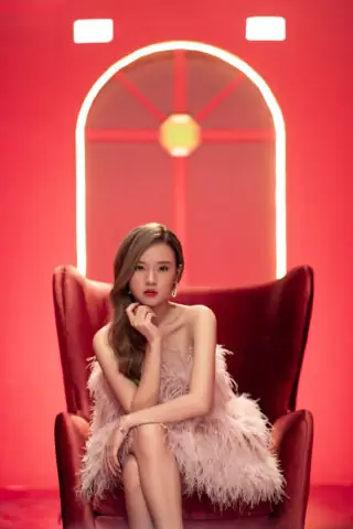 Ví Dụ Về Các Sản Phẩm Âm Nhạc Tương Tự