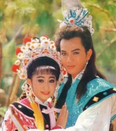 Nghệ Sĩ Chiêu Hùng Là Ai? Tiểu Sử & Sự Nghiệp Cải Lương Lẫy Lừng