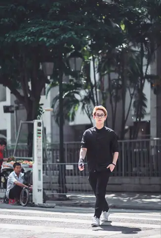 Ngọc Hồ Người Ấy Là Ai