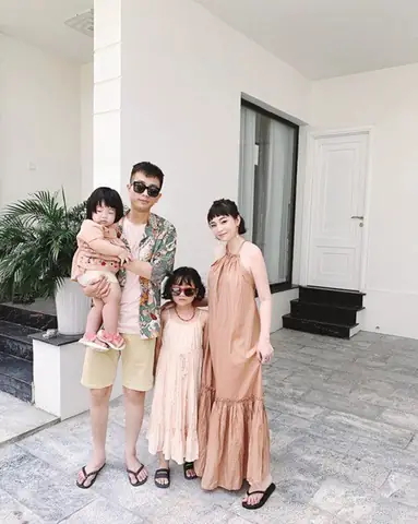 Không Dấn Thân Vào Showbiz Dù Nổi Tiếng, Hotmom Ngọc Mon Giờ Viên Mãn Bên Chồng Và 2 Con Gái.