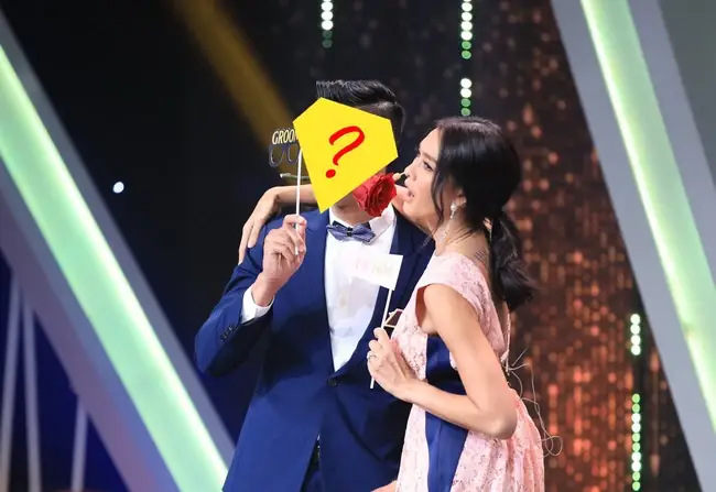 Góp Mặt Với Vai Trò Cố Vấn Của "người Ấy Là Ai?" Mùa 2, "chị Đại" Lukkade Khiến Khán Giả Thích Thú. Góp Mặt Với Vai Trò Cố Vấn Của "người Ấy Là Ai?" Mùa 2, "chị Đại" Lukkade Khiến Khán Giả Thích Thú.