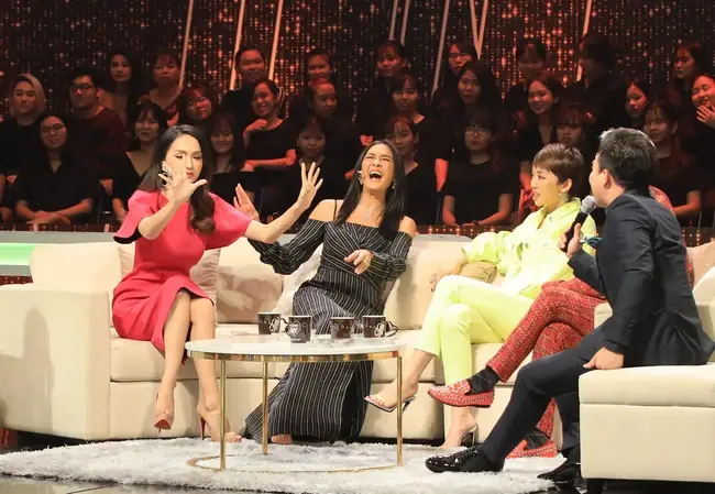 Góp Mặt Với Vai Trò Cố Vấn Của "người Ấy Là Ai?" Mùa 2, "chị Đại" Lukkade Khiến Khán Giả Thích Thú. Góp Mặt Với Vai Trò Cố Vấn Của "người Ấy Là Ai?" Mùa 2, "chị Đại" Lukkade Khiến Khán Giả Thích Thú.