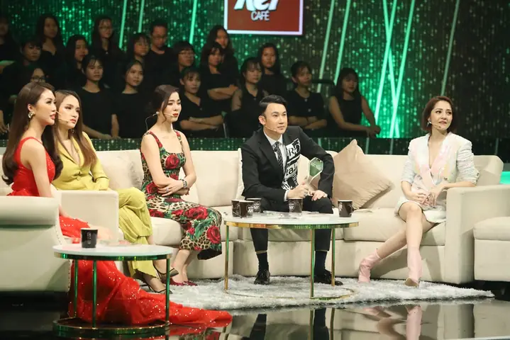 Tap Cuoi Nguoi Ay La Ai Mua 2 Hoa Hau Tuong Linh De Tuot Mat Cuc Pham Doc Than Tap Cuoi Nguoi Ay La Ai Mua 2 Hoa Hau Tuong Linh De Tuot Mat Cuc Pham Doc Than