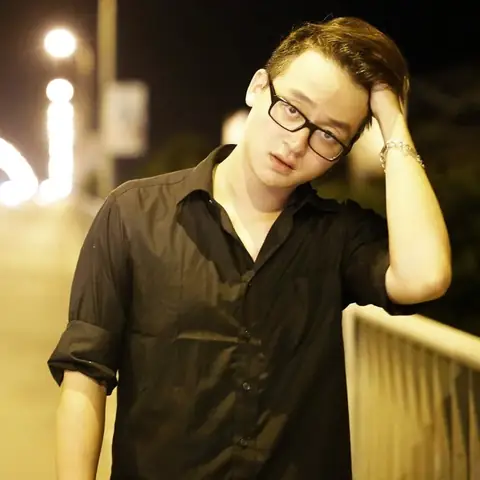 Nhất Nguyễn Là Ai? Khám Phá Hành Trình Và Dấu Ấn Sự Nghiệp