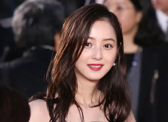 Nozomi Sasaki Là Ai? Tổng Quan Về Biểu Tượng Nhan Sắc Nhật Bản