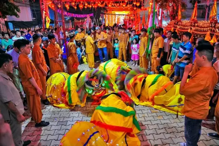 Ông Bổn Cầu Kè Là Ai: Tìm Hiểu Về Nhân Vật Gây Tranh Cãi Ông Bổn Cầu Kè Là Ai: Tìm Hiểu Về Nhân Vật Gây Tranh Cãi