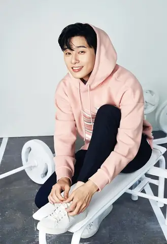 Tài Tử Park Seo Joon Của “tầng Lớp Itaewon” Là Ai? - 9