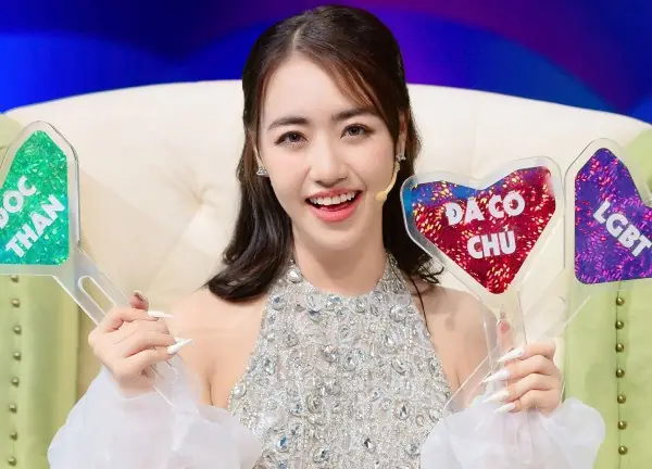 Phoanh Charmmie Là Ai? Hé Lộ Thông Tin Chi Tiết Về Nữ Tiktoker Gây Sốt