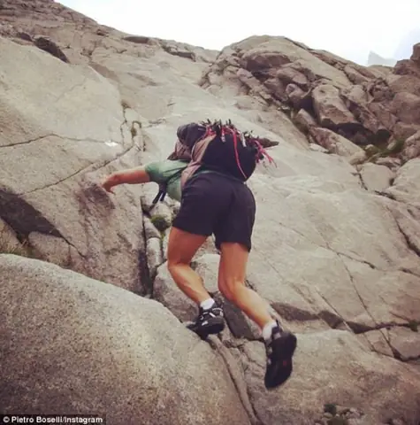 Một Số Hình Ảnh Khác Của Anh Khi Làm Người Mẫu