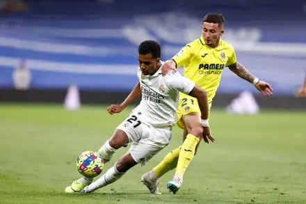 Pino Cf Là Ai? Giải Mã Danh Tính Người Mẫu Quảng Cáo Gây Tò Mò