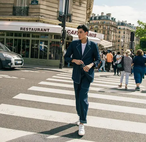 Là Một Chàng Travel Blogger Đầy Tự Do Và Phóng Khoáng