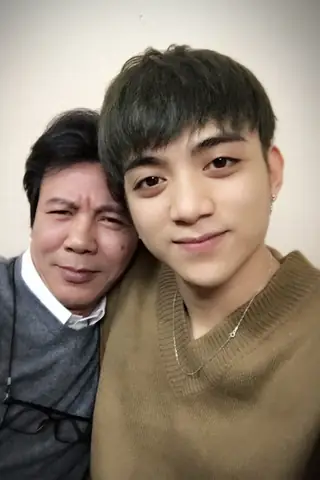 Nsnd Huỳnh Tú - Bố Ruột Của Ca Sĩ Soobin Hoàng Sơn Nổi Tiếng Ra Sao?