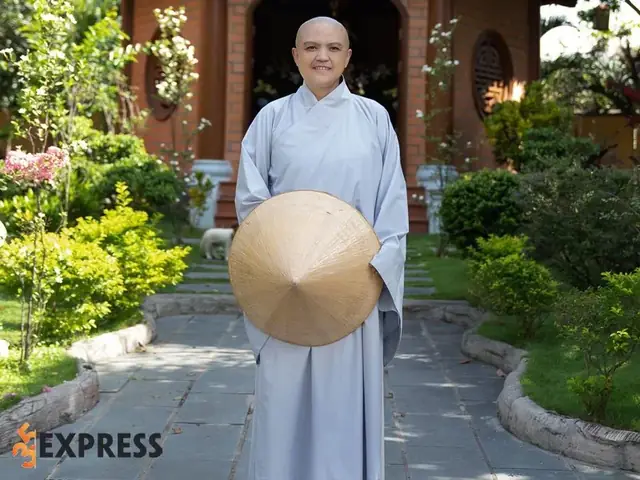 Sư Cô Thích Nữ Hương Nhũ Là Ai?