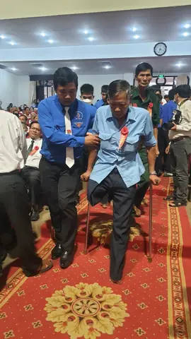 Thân Nhân Liệt Sĩ Là Ai