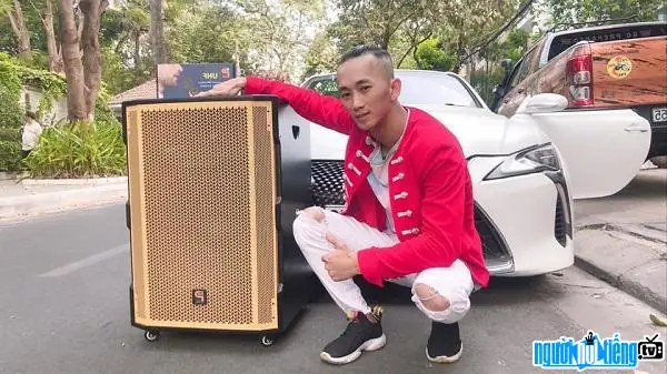 Thánh Lạc Trôi Là Ai? Giải Mã Hiện Tượng Viral Khó Cưỡng