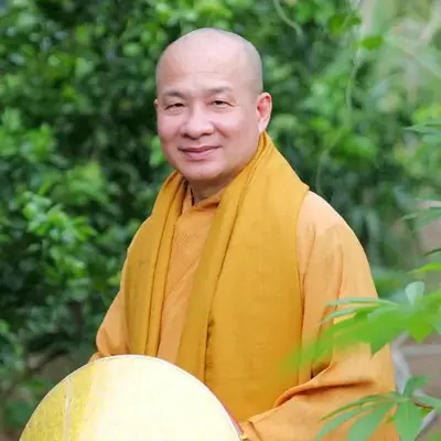 Tiểu Sử Thích Trí Huệ: Từ Kỹ Sư Đến Đạo Sư Được Kính Trọng