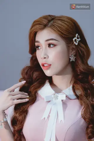 Äáº¡o Diá» N Vã “ná»¯ Chã­nh” Lan Quáº¿ Phæ°á»ng: Diá» N Viãªn Lã Cã¡c Báº¡n Xinh Xáº¯n Gá»£i Cáº£m, Cháº£ Láº½ Cho Táº¡o Hã¬nh Gã¡i Quãª Máº·c Äá» Bã Ba?