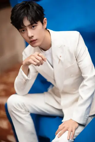 Tiêu Chiến Là Ai?