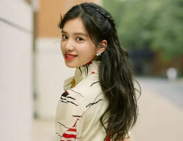 Trương Tịnh Nghi Là Ai?