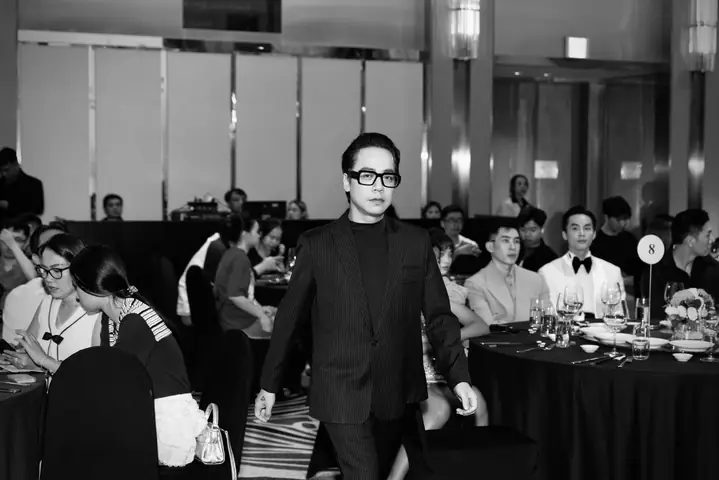 Hậu Giảm 18kg, Tùng Leo Gây Choáng Với Loạt Dự Án - Ảnh 1.