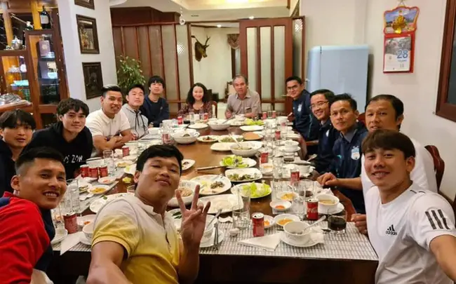 Vợ Bầu Đức Là Ai? Bí Mật Hậu Phương Vững Chắc Của Doanh Nhân Đoàn Nguyên Đức Vợ Bầu Đức Là Ai? Bí Mật Hậu Phương Vững Chắc Của Doanh Nhân Đoàn Nguyên Đức