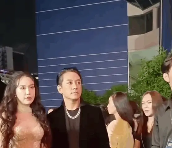 Khoảnh Khắc Tuấn Hưng Và Vợ Gây Tranh Cãi.