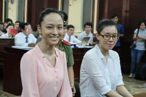 Gần 8 Näm Sau Khi Sá»± Viá»c Xảy Ra, Hoa Háºu Træ°æ¡ng Há» Phæ°æ¡ng Nga Ä㣠Dần Á»n Äá»nh Lại Cuá»c Sá»ng, Cã´ Ngã Y Cã Ng Tá»± Tin Vã Xinh Äẹp, Dần Xuất Hiá»n Trãªn Mxh. Nhiá»u Ngæ°á»i Cå©ng Äặt Thắc Mắc, Vá» Phãa Äại Gia Cao Toã N Mỹ, ông Hiá»n Giá» Ra Sao? Gần 8 Näm Sau Khi Sá»± Viá»c Xảy Ra, Hoa Háºu Træ°æ¡ng Há» Phæ°æ¡ng Nga Ä㣠Dần Á»n Äá»nh Lại Cuá»c Sá»ng, Cã´ Ngã Y Cã Ng Tá»± Tin Vã Xinh Äẹp, Dần Xuất Hiá»n Trãªn Mxh. Nhiá»u Ngæ°á»i Cå©ng Äặt Thắc Mắc, Vá» Phãa Äại Gia Cao Toã N Mỹ, ông Hiá»n Giá» Ra Sao?