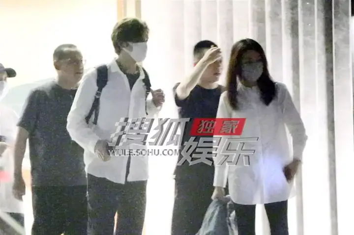 Vá»£ Bã­ Máº­t Cá»§a Chung Hã¡n Læ°æ¡ng Lá» Diá»n: Væ°á»ng Tin Bã­ Máº­t Káº¿t Hã´n Nhiá»u Näm Nhæ°ng Luã´n Im Láº·ng-1