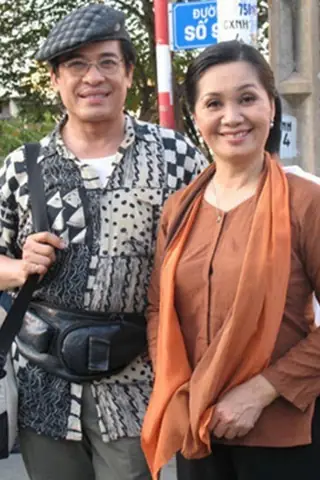 Thanh Bạch: Hôn Nhân Gây Ồn Ào Với Nghệ Sĩ Xuân Hương Thanh Bạch: Hôn Nhân Gây Ồn Ào Với Nghệ Sĩ Xuân Hương