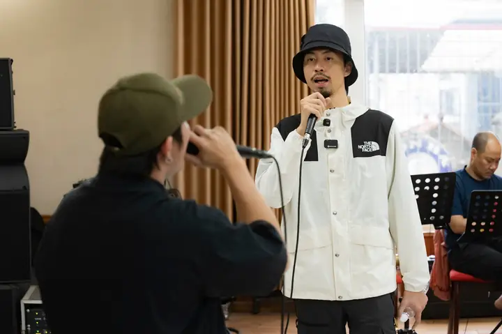 Vợ Của Hòa Hiệp Là Ai