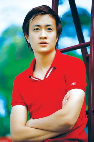 Hoã Ng Tá» Cá»§a Mã N Áº£nh Viá»t: 43 Tuá»i Chæ°a Cæ°á»i Vợ, Sinh Con, Mất Hãºt Khá»i Mã N Áº£nh V㬠Sao?-1 Hoã Ng Tá» Cá»§a Mã N Áº£nh Viá»t: 43 Tuá»i Chæ°a Cæ°á»i Vợ, Sinh Con, Mất Hãºt Khá»i Mã N Áº£nh V㬠Sao?-1