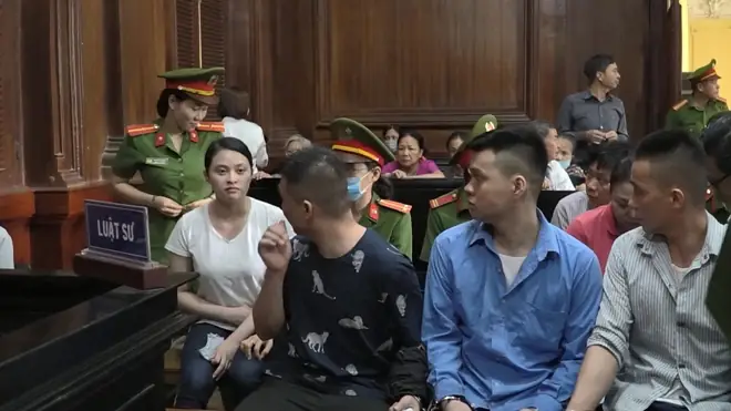 Vợ Của Văn Kính Dương Là Ai