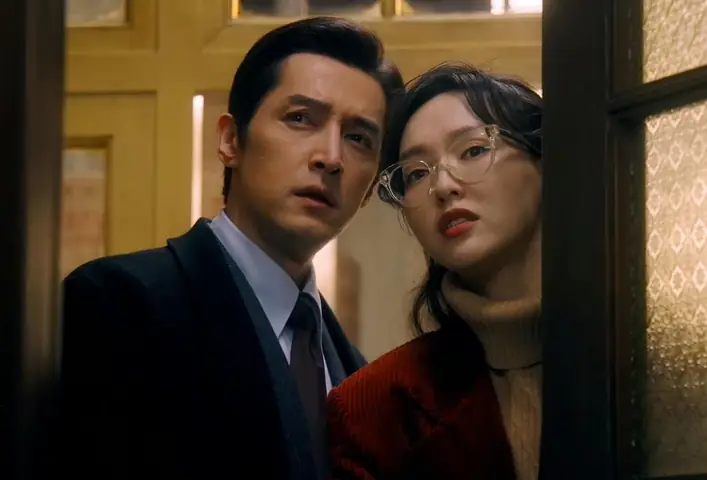 Các Diễn Viên Từng Hợp Tác Với Vương Gia Vệ Đều Sợ Hãi Phong Cách Quay Không Hướng Dẫn, Không Chỉ Rõ Sai Sót Để Chỉnh Sửa Của Ông. Ngôi Sao Nào Cũng Từng Có Những Cảnh Phải Quay Lại Vài Chục Lần.