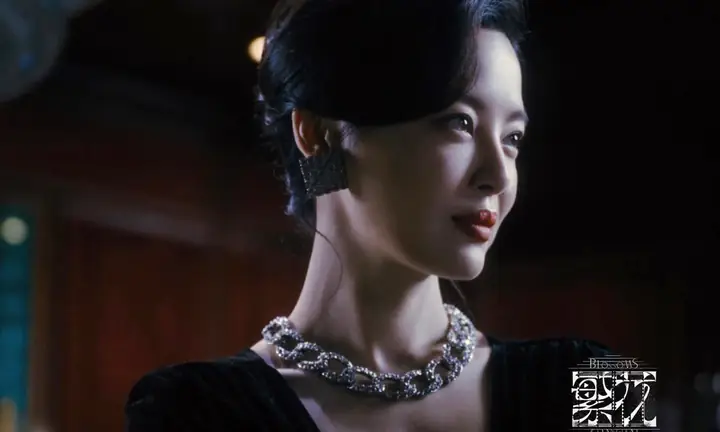 Các Diễn Viên Từng Hợp Tác Với Vương Gia Vệ Đều Sợ Hãi Phong Cách Quay Không Hướng Dẫn, Không Chỉ Rõ Sai Sót Để Chỉnh Sửa Của Ông. Ngôi Sao Nào Cũng Từng Có Những Cảnh Phải Quay Lại Vài Chục Lần.