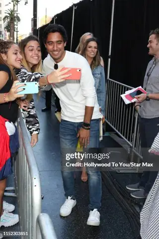 Zach King Là Ai: Giải Mã Bậc Thầy Ảo Thuật Video Tiktok