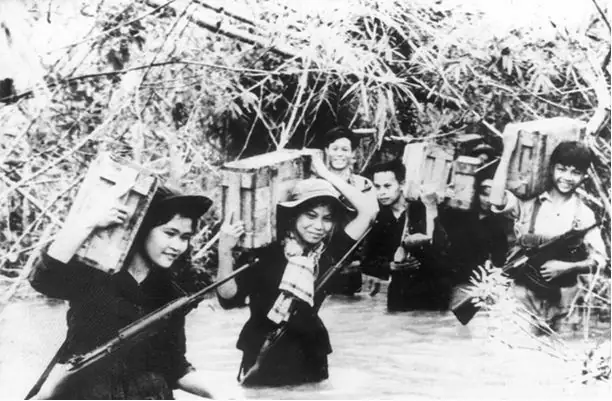 Cô Gái Sài Gòn Đi Tải Đạn (lư Nhất Vũ) - Vũ Dậu - Thanh Huyền ...