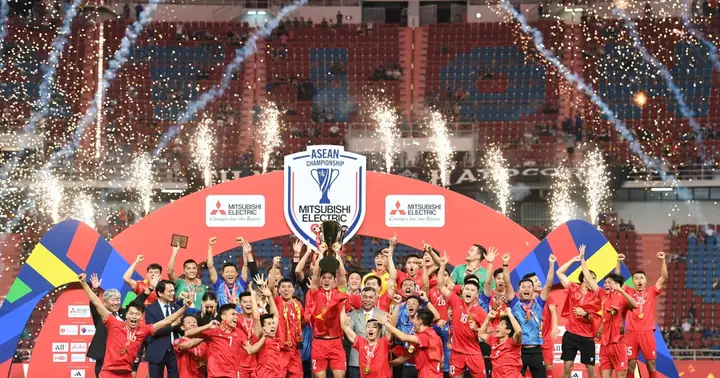 [ảnh] Đội Tuyển Việt Nam Nâng Cao Cúp Vô Địch Asean Cup 2024 ...