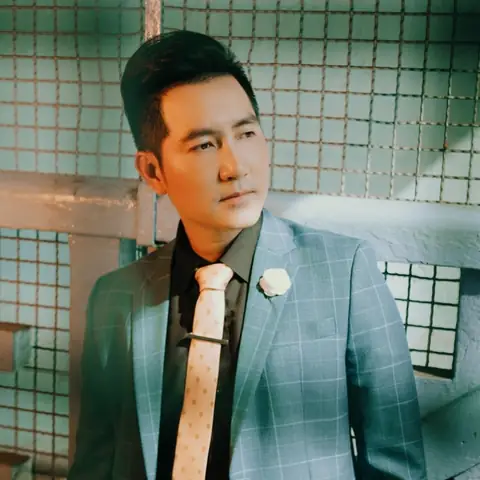 Bài Học Đầu Tiên - Nguyễn Phi Hùng