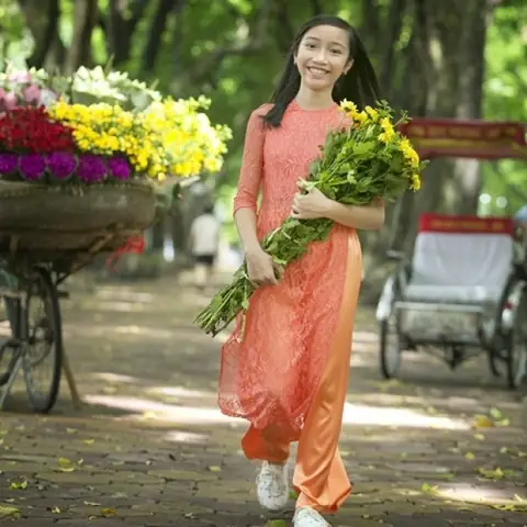 Sống Như Những Đóa Hoa - Trương Mỹ Anh